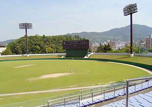 二河球場 写真
